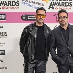 Carlos García Bayona y Juan Antonio Bayona en Los 40 Music Awards en Barcelona