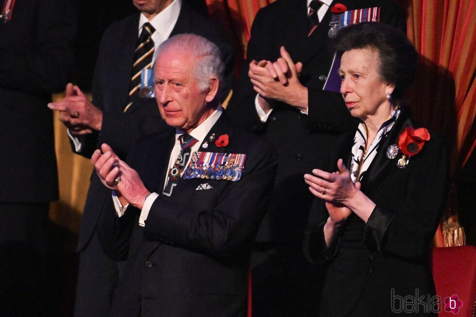 El Rey Carlos III y la Princesa Ana en el Festival Anual del Recuerdo de la Legión Real Británica 2024