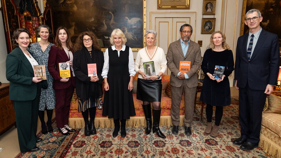 La reina Camilla en una recepción en Clarence House para los ganadores del Premio Booker