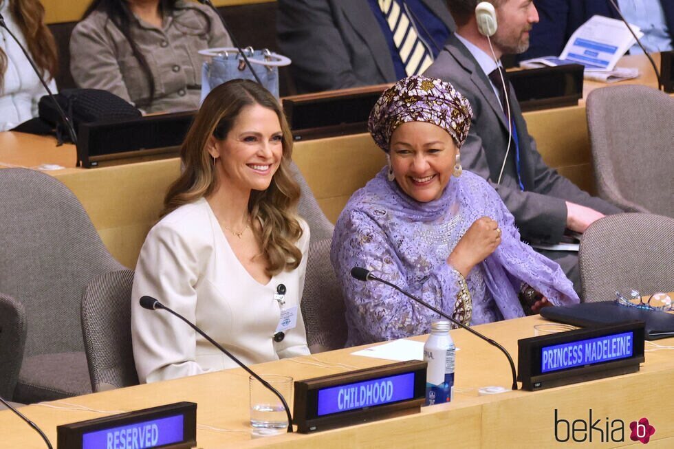 Magdalena de Suecia y la Vicesecretaria General de la ONU en una reunión de la ONU sobre infancia