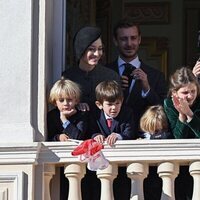 Carolina de Mónaco, Pierre Casiraghi y Beatrice Borromeo y sus hijos, India y Max Casiraghi y Balthazar Rassam