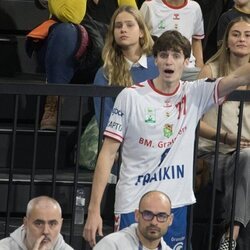 Pablo Urdangarin, Irene Urdangarin y Johanna Zott en un partido de balonmano en Granollers