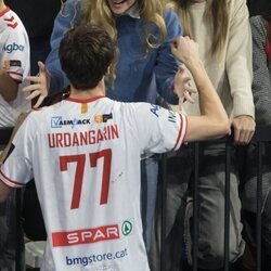 Irene Urdangarin felicita a Pablo Urdangarin tras su victoria con el Granollers