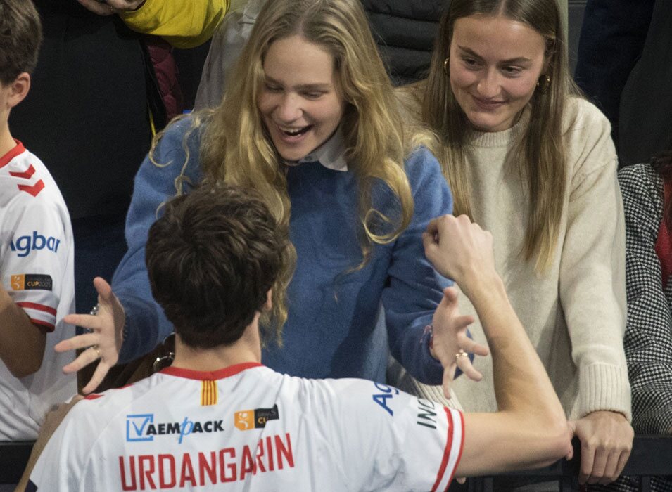 Irene Urdangarin felicita a Pablo Urdangarin tras su victoria con el Granollers