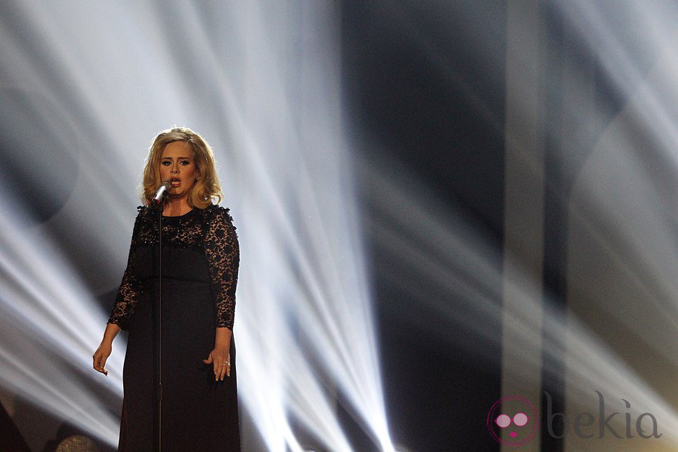 Actuación de Adele en los premios Brit 2012