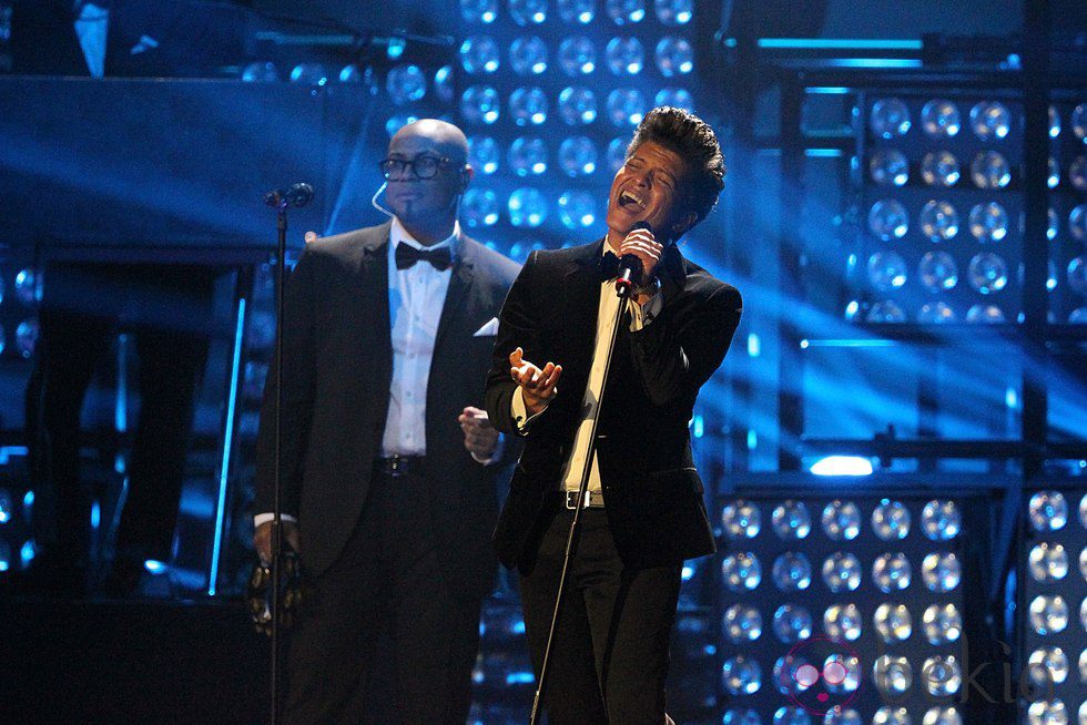 Actuación de Bruno Mars en los premios Brit 2012