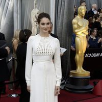 Shailene Woodley en la alfombra roja de los Oscar 2012