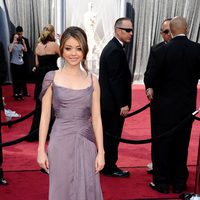 Sarah Hyland en la alfombra roja de los Oscar 2012