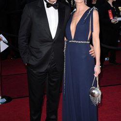 Jean Dujardin y Alexandra Lamy en la alfombra roja de los Oscar 2012