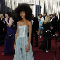 Esperanza Spalding en la alfombra roja de los Oscar 2012