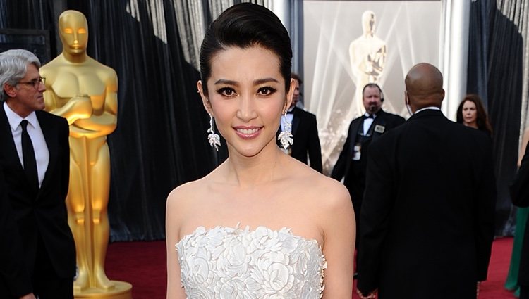 Bingbing Li en la alfombra roja de los Oscar 2012