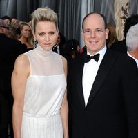 Los Príncipes Alberto y Charlene de Mónaco en la alfombra roja de los Oscar 2012