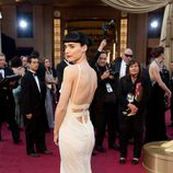 Parte trasera del vestido de Rooney Mara en la alfombra roja de los Oscar 2012