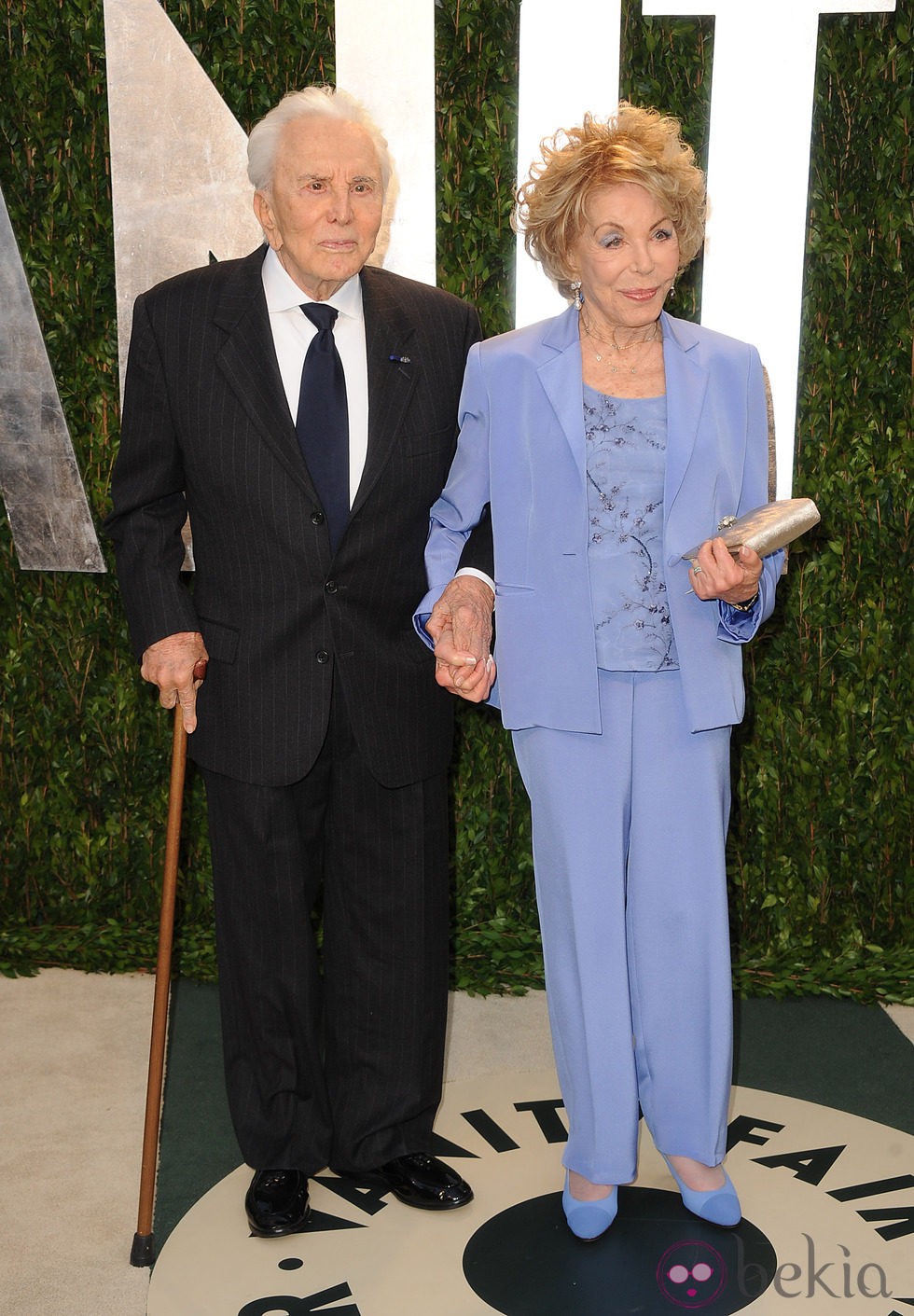 Kirk Douglas y Anne Douglas en la fiesta Vanity Fair tras los Oscar 2012