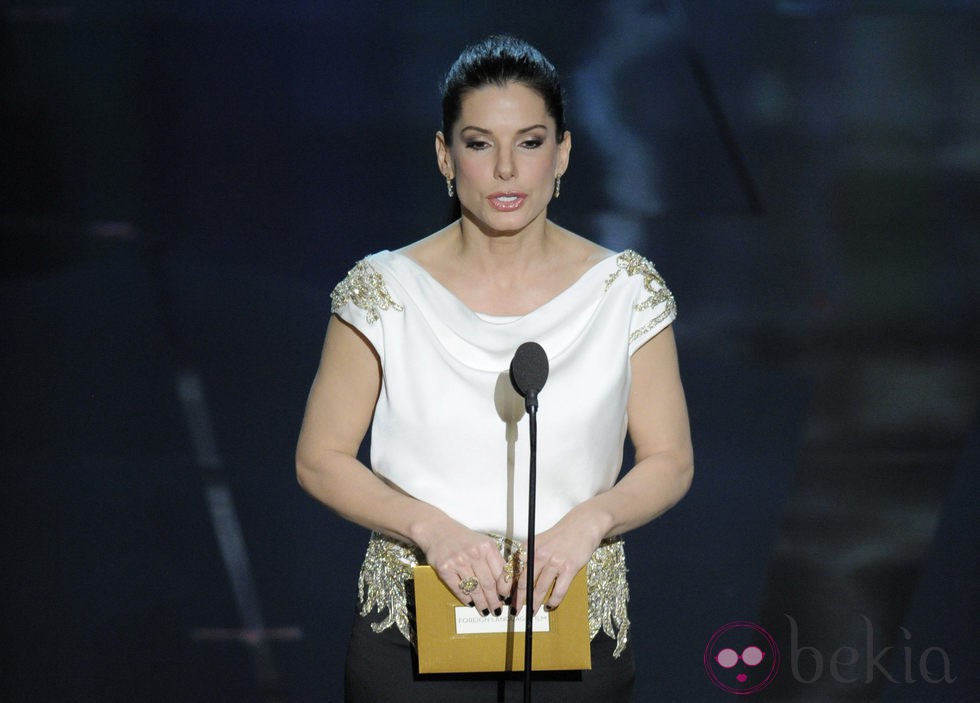 Sandra Bullock en la ceremonia de entrega de los Oscar 2012