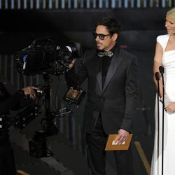 Robert Downey Jr. y Gwyneth Paltrow en la ceremonia de entrega de los Oscar 2012