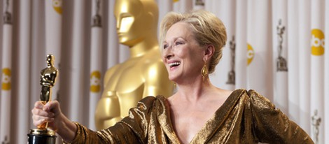 Meryl Streep posa con su Oscar 2012 a la Mejor Actriz