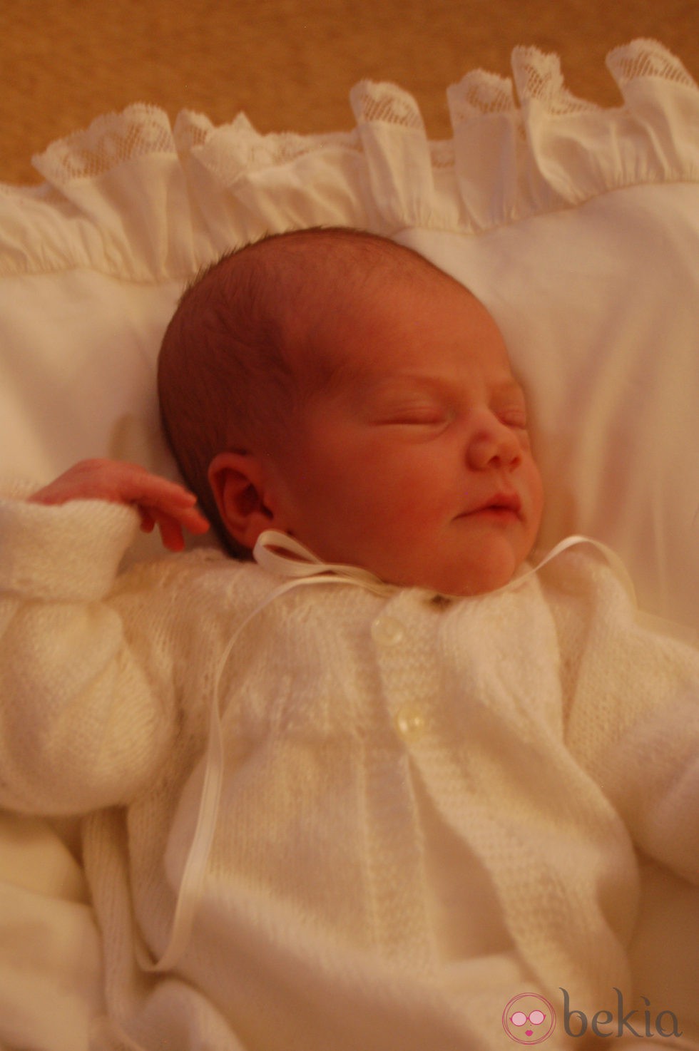 Estela de Suecia cuatro días después de nacer