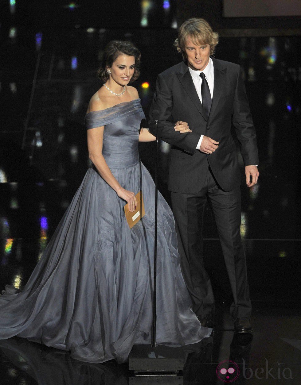 Penélope Cruz y Owen Wilson en la gala de los Oscar 2012