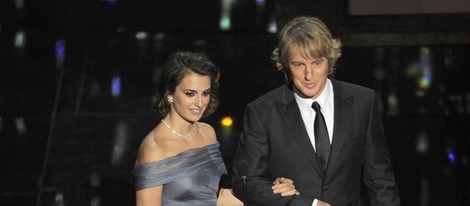 Penélope Cruz y Owen Wilson en la gala de los Oscar 2012