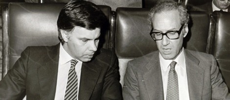 Miguel Boyer con Felipe González en el Congreso de los Diputados