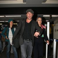 Jean Dujardin en el aeropuerto de Los Ángeles