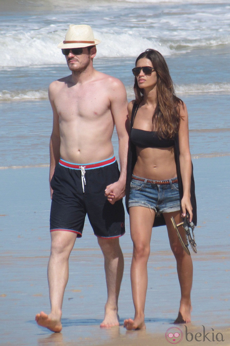 Sara Carbonero e Iker Casillas en la playa