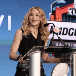 Madonna durante la rueda de prensa de la Super Bowl 2012