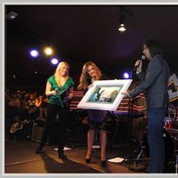 Amaia Montero recibe el Disco de Platino por 'Amaia Montero 2'