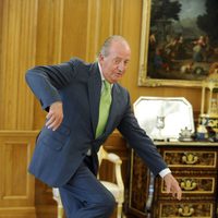 El Rey Juan Carlos sufre un tropiezo en Zarzuela