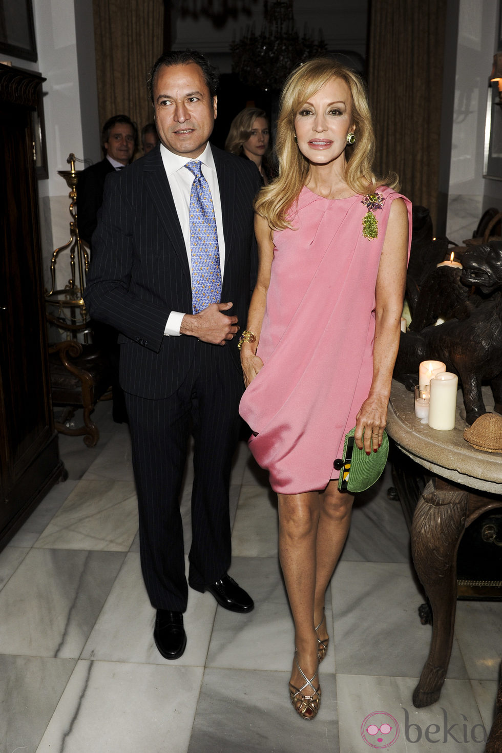 Carmen Lomana con su novio Ángel Casaña en la entrega del premio 'Maja de los Goya 2012'