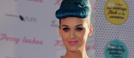 Katy Perry en la presentación de su línea de pestañas postizas