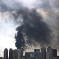 Incendios en Tokio tras el terremoto y tsunami de Japón