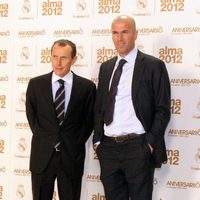 Butragueño y Zidane en los premios Alma 2012 de la Fundación del Real Madrid
