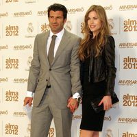Luis Figo y Helen Swedin en los premios Alma 2012 de la Fundación Real Madrid