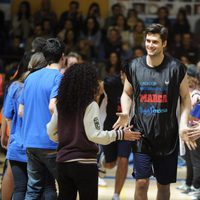 Sergio Mur en un partido de baloncesto benéfico