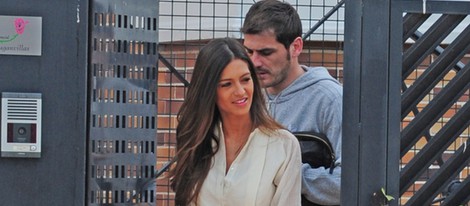 Iker Casillas y Sara Carbonero saliendo de su casa de Boadilla del Monte