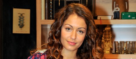 Hiba Abouk es Candela en la serie 'Con el culo al aire'