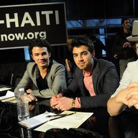 Los Jonas Brothers en una gala en beneficio de Haití