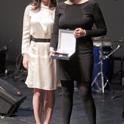 Eva Marciel y Josephine Douet en la entrega de los Premios Foro Juventud Taurina