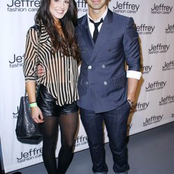 Shenae Grimes y Joe Jonas en la gala benéfica Jeffrey Fashion Cares 2012