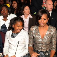Michelle Obama con sus hijas en los Kids Awards