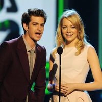 Andrew Garfield y Emma Stone en la gala de los Kids Awards