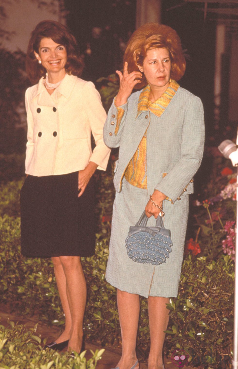 Jackie Kennedy y la Duquesa de Alba en el Palacio de Dueñas