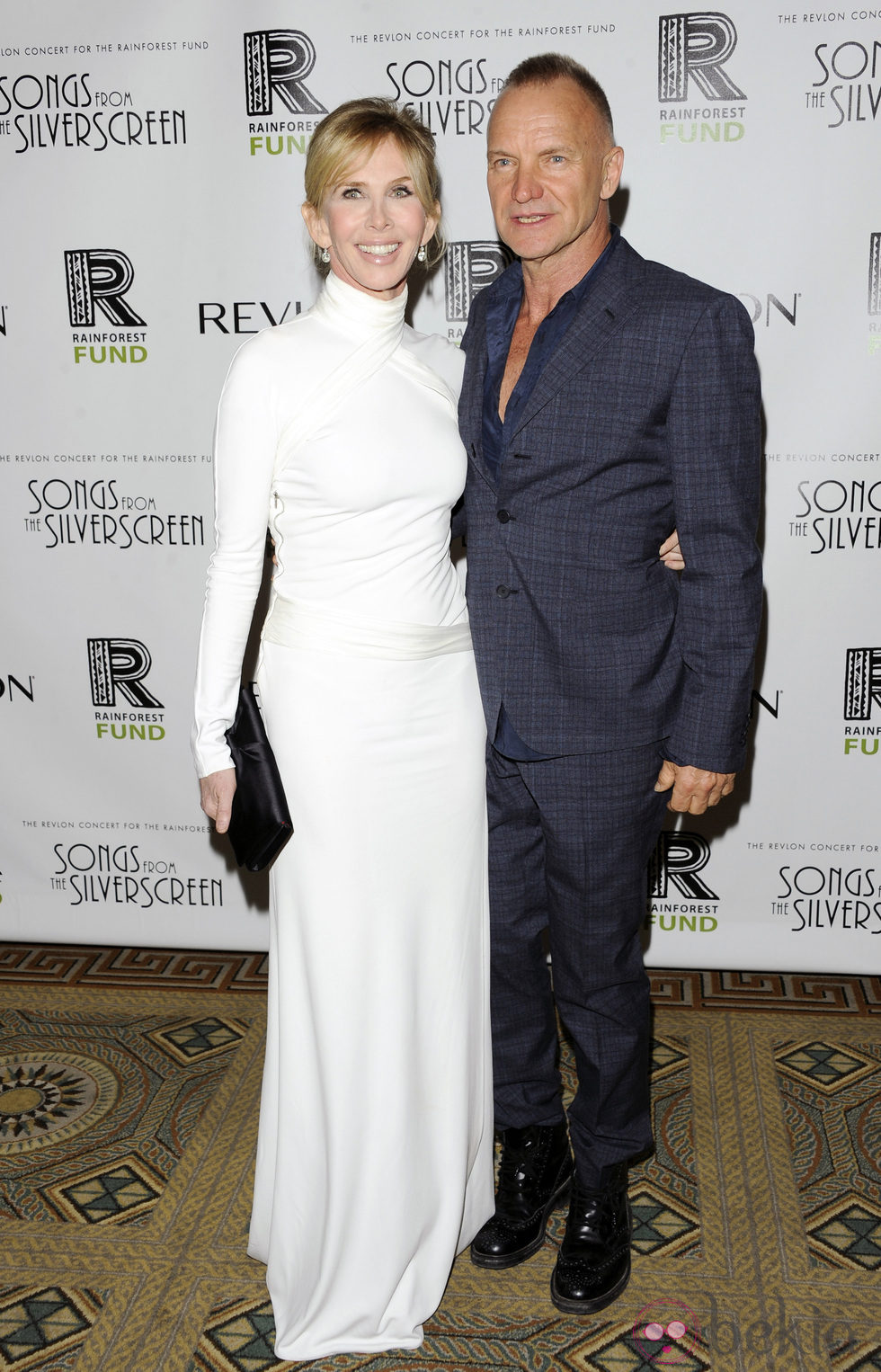 El cantante Sting y su mujer Trudie Styler en el Revlon Concert