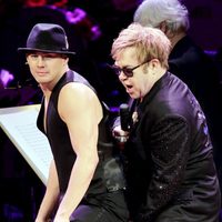 Channing Tatum y Elton Jhon en la gala Revlon de Nueva York
