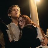 Leonardo Dicaprio y Kate Winslet en una escena clave de la película 'Titanic'