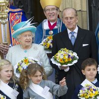 La Reina Isabel, el Duque de Edimburgo y la Princesa Beatriz en York