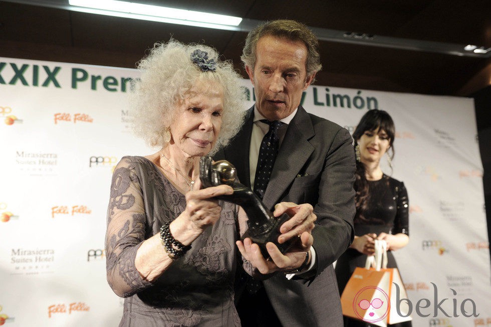 La Duquesa de Alba y Alfonso Díez en los Premios Naranaja y Limón 2012