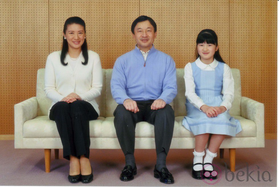 Naruhito y Masako de Japón con su hija Aiko de Japón cuando era pequeña